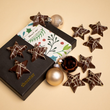 Twinkle, twinkle....Chocstar. 10 heerlijke en 100% biologische chocoladesterrtjes van melkchocolade in luxe cadeauverpakking per post